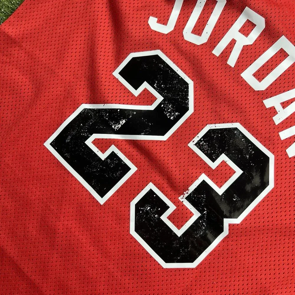 100% Authentic Michael Jordan Mitchell Ness 84 85 Bulls Jersey XL 18/20 Youth